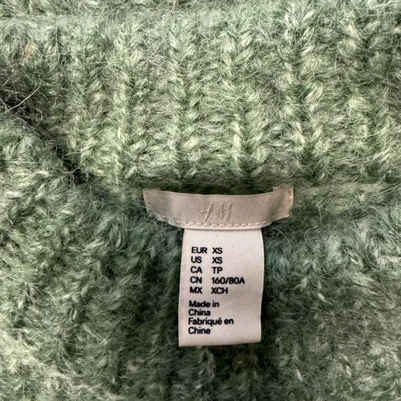 H&M-Mohair Crewneck Sweater. - Picture 3 of 3